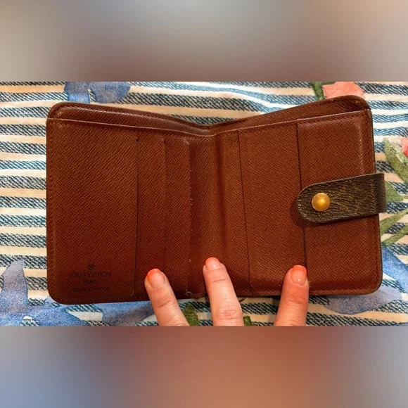 Authentic Vintage Louis Vuitton Monogram Compact Wallet - Picture 3 of 12